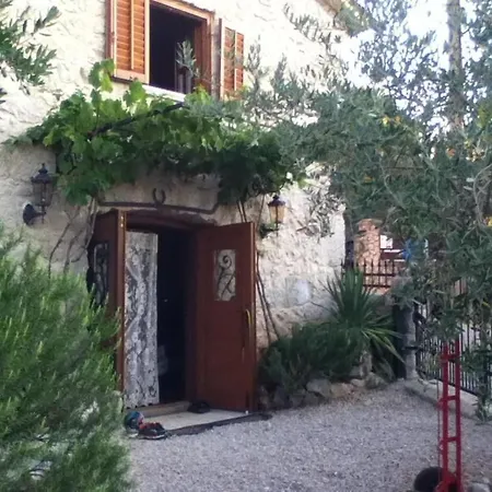 Casa vacanze Insel Krk - Restauriertes Steinhaus By Interhome