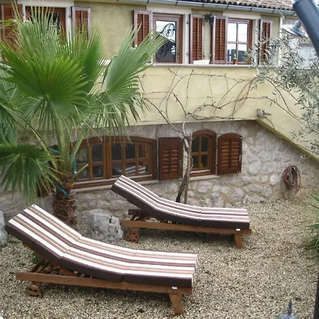 Insel Krk - Restauriertes Steinhaus By Interhome Cizici
