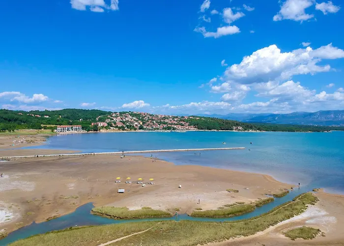 Сasa de vacaciones Insel Krk - Restauriertes Steinhaus By Interhome *