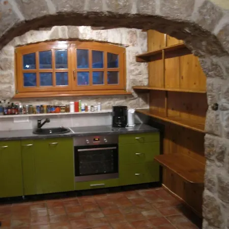 Nyaraló Insel Krk - Restauriertes Steinhaus By Interhome