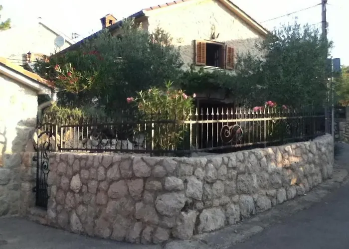 Insel Krk - Restauriertes Steinhaus By Interhome Nyaraló
