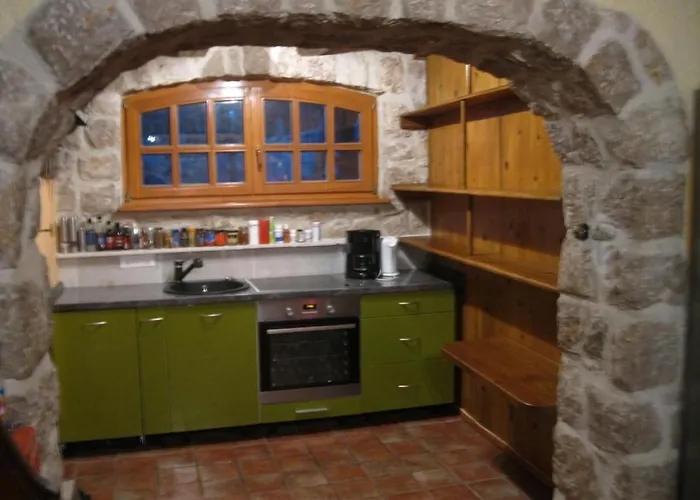 Nyaraló Insel Krk - Restauriertes Steinhaus By Interhome